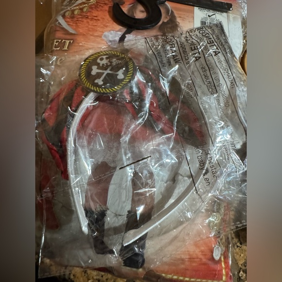 Sweet pirate costume size M 5-7 - Picture 5 of 6